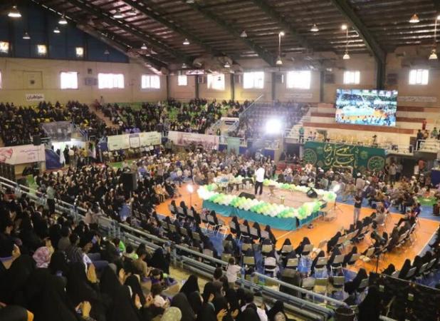 خانواده «زندگی با آیه ها» در جشن بزرگ کرمان دور هم جمع شدند