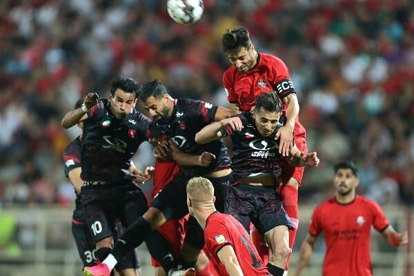پوشش زنده؛ پیروزی پرسپولیس برابر تراکتور در نیمه اول؛ یک سرخپوش اخراج شد