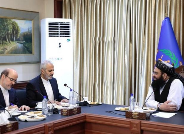 ایران و افغانستان بر ادامه همکاری درباره مهاجران تأکید کردند