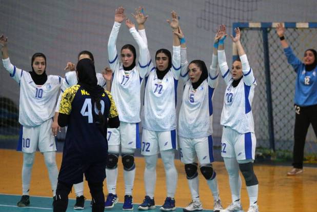 بانوان سپاهان صدرنشین ماندند/ استقلال دوباره طعم پیروزی را چشید