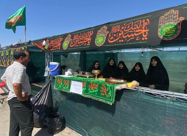خدمت اربعینی پرسنل نیروی دریایی سیرجان در موکب حضرت زینب (س)