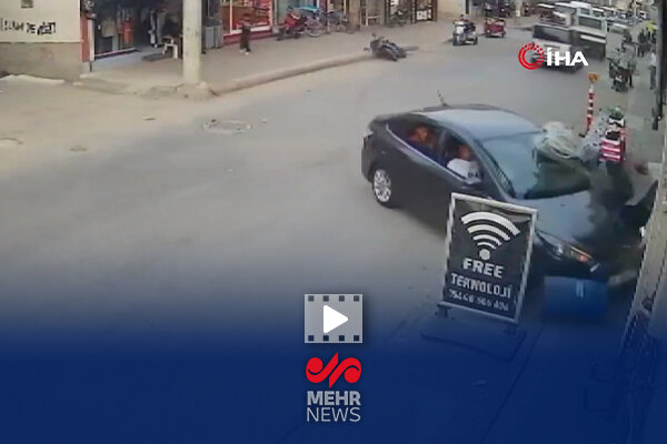 نجات میلی متری یک عابر پیاده در حادثه ترکیه