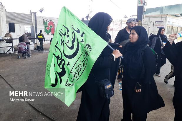 زوار اربعین حسینی از عشق به امام حسین(ع) می گویند