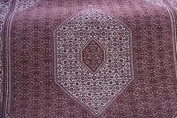 مشکل بیمه بسیاری از بافندگان فرش در زنجان همچنان برطرف نشده است