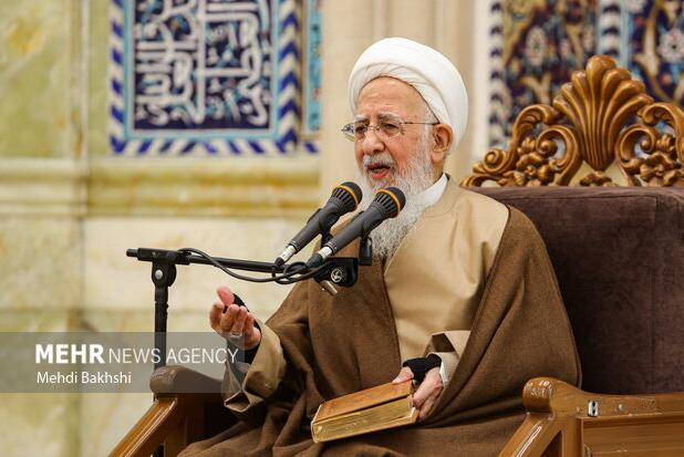 آیت الله جوادی آملی: بسیاری از انسان‌ها در خواب غفلت به سر می برند