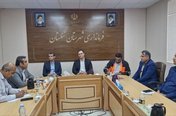 مشکلات کامیون داران تنگستان پیگیری می شود