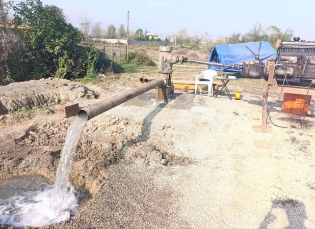 چاه عمیق روستای میانبر با مشارکت قرارگاه محرومیت‌ زدایی ارتش اجرا شد