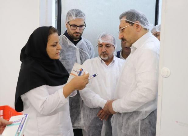 وزیر صمت از یکی از واحدهای دارویی در شهرستان نظرآباد بازدید کرد