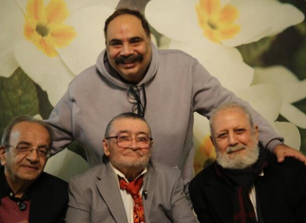 دورهمی بازیگران در تولد رضا رویگری در آسایشگاه