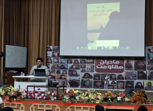 تقابل آمریکا با ایران در نبرد با ادبیات و فرهنگ انقلابی متمرکز شده است