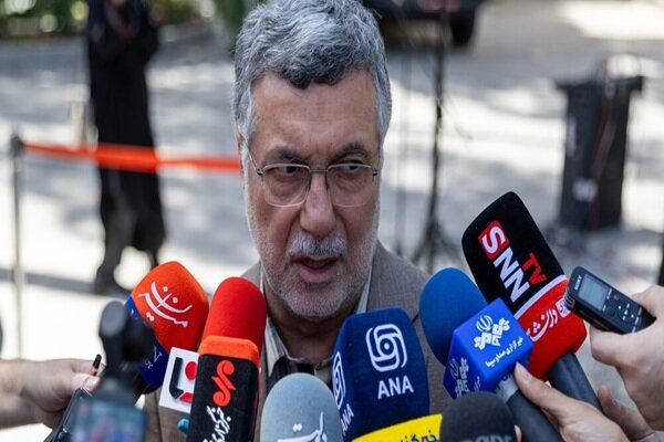 انتقاد وزیر بهداشت به دور زدن کنکور پزشکی؛ من این عدالت را بلد نیستم