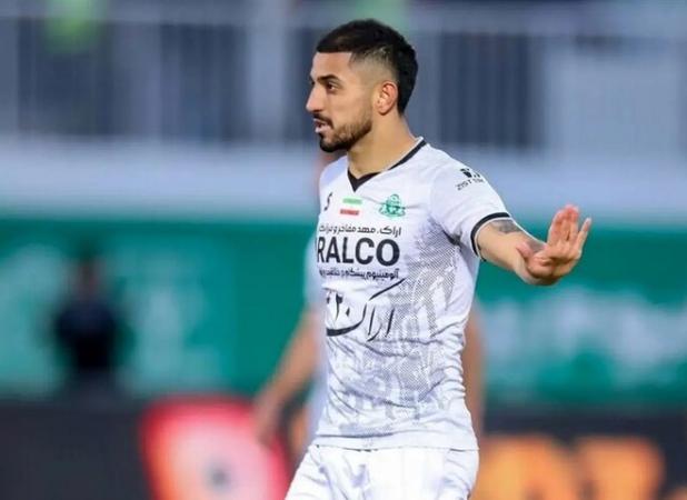 مخالفت اراکی‌ها با پیشنهاد پرسپولیس/ اختلاف ۲۰ میلیارد تومانی دو تیم