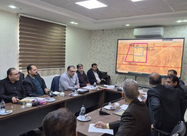 رسیدگی به مشکلات ۵۰ معدن‌کار یزدی با حضور مقامات وزارت صنعت، معدن و تجارت