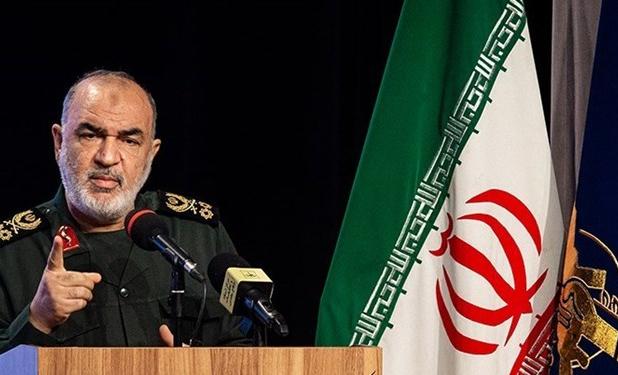 سرلشکر سلامی: جنگ را قلب‌ها اداره می‌کنند، نه سیستم‌ها