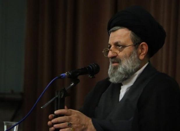 تقلید از فرهنگ غرب، هویت دینی زنان را تهدید می‌کند