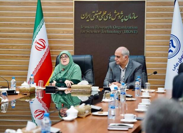 نقش محوری علم و پژوهش درحل چالش‌های کشور