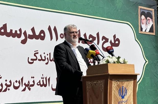 نهضت مدرسه‌سازی پایتخت را از محرومیت آموزشی خارج می‌کند