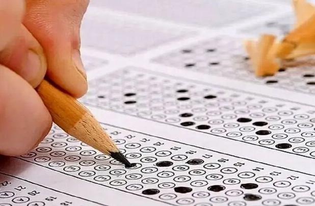 کسب رتبه تک رقمی کنکور، پنج دانش‌آموز تحت حمایت کمیته امداد