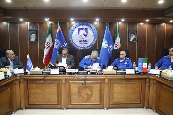 تفاهم ایران خودرو و بانک تجارت در تسهیل پرداخت‌های قطعه‌سازان