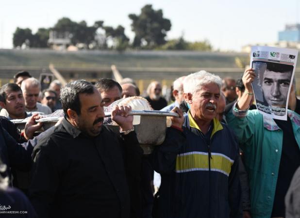 استقلال تمام هزینه‌های ستاره خود را گردن گرفت