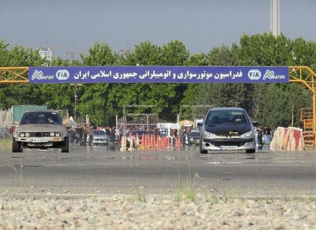 جانی در اتومبیلرانی گرفته شد اما نه خانی آمد و نه خانی رفت!