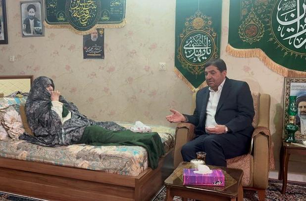 ادای احترام و تجلیل «مخبر» از مادر شهید آیت‌الله رئیسی