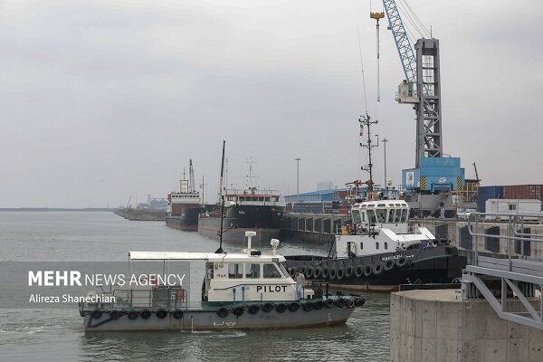 تجارت ایران با عمان، قطر و امارات افزایش یافت