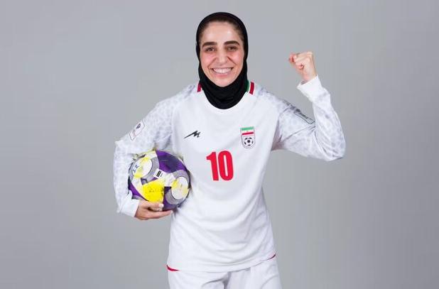 نسیمه غلامی: مسی را دوست دارم ولی الگویم رونالدو است/ می‌خواهیم دنیا را شگفت‌زده کنیم