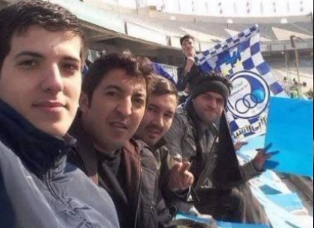 تصویری از صابر کاظمی در ورزشگاه آزادی بین هواداران استقلال