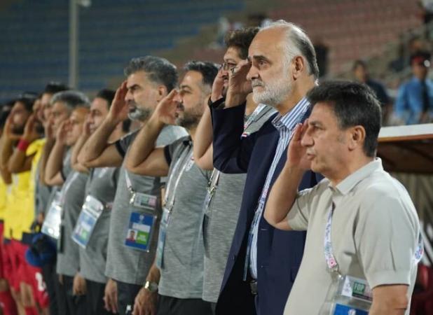 درگیری مربی تاجیکستان و دستیاران قلعه‌نویی؛ ماموران میانجیگری کردند