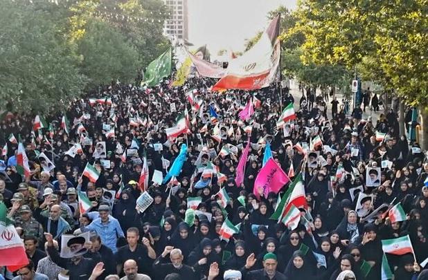 راهپیمایی مردم مشهد در سالروز قیام مسجد گوهرشاد