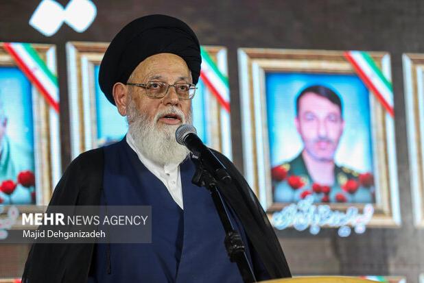 هم‌صدایی با دشمن محکوم است