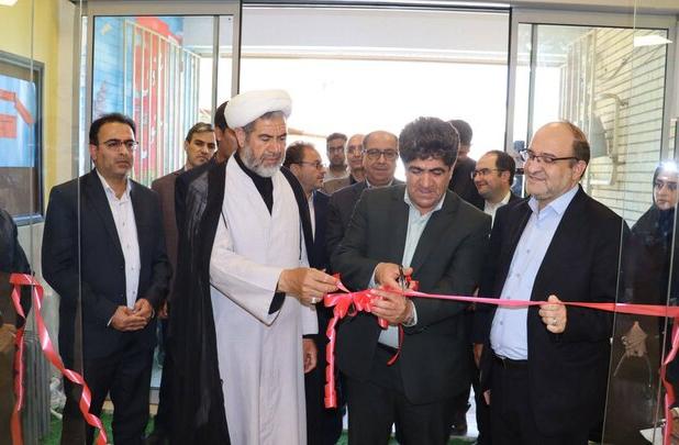 کتابخانه عمومی شهید داننده بستان آباد پس از بهسازی کلی بازگشایی شد