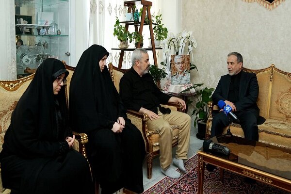 عراقچی: تصمیمات شهید باقری مبتنی بر عقل و علم بود