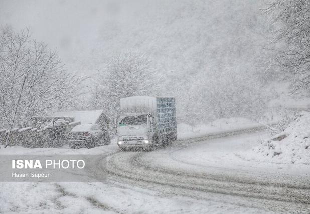 لغزندگی جاده‌ها و خطر بهمن در ارتفاعات کردستان را جدی بگیرید