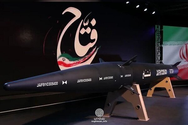 رونمایی موشک فتاح بیانگر ظرفیت صنعت دفاعی کشور است