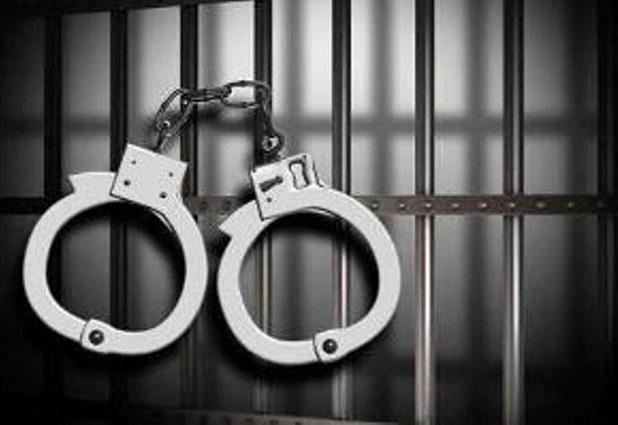 دستگیری کلاهبردار متواری با چک‌های بی‌محل در کیش