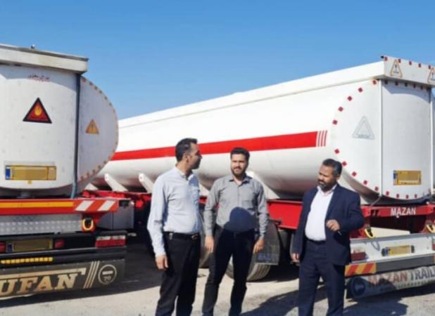 دو تریلر تانکردار حامل ۷۰ هزار لیتر سوخت قاچاق در حاجی آباد توقیف شد