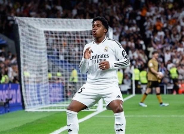 اندریک در مسیر انتقال قرضی به لیون