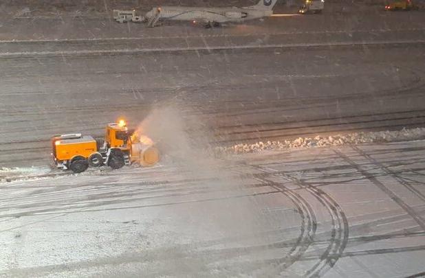 وضعیت عادی پروازها در فرودگاه برفی مشهد