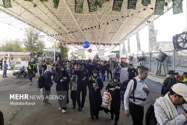شور حسینی زیر آفتاب ۵۰ درجه مهران