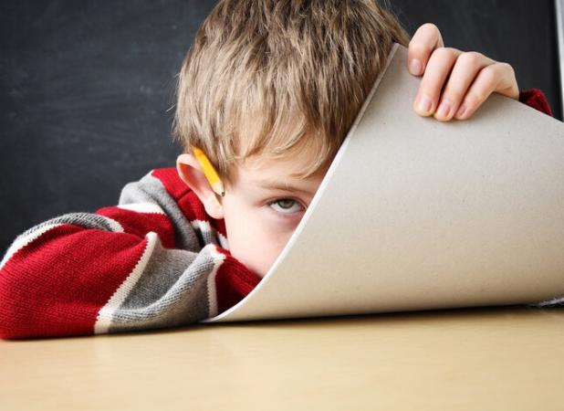 حواس‌پرتی کودکان عاملی در یادگیری است؟