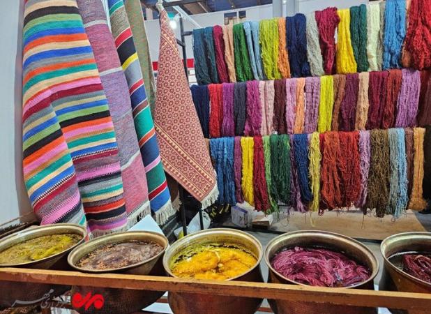 دست یاری میبدی‌ها با هنرمندان صنایع دستی در رنگرزی سنتی+فیلم
