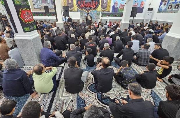 امام جمعه دیر: دشمن با هجمه به حجاب  کانون خانواده را هدف گرفته است