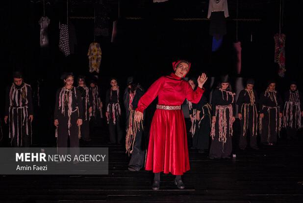 احمدی: تئاتر «شیطان پلک نمی‌زند» از دل پرونده‌های جنایی بیرون آمده است