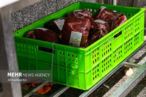 تنش بازار گوشت در مشهد با افزایش عرضه و کنترل و نظارت در حال فروکش است