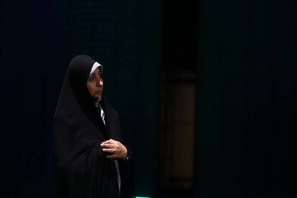 بهروز آذر: زمینه شکوفایی هرچه بیشتر مشاغل خانگی را فراهم می‌کنیم