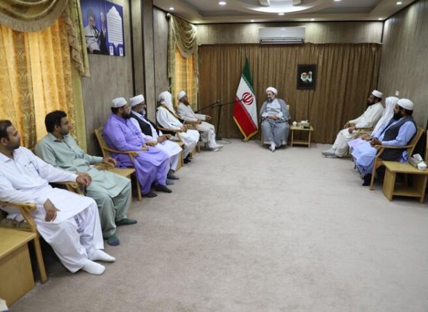 مبلغان دین باید در صف اول مبارزه با استکبار باشند