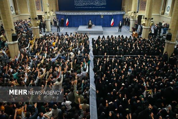 جمعی از دانشجویان با رهبر انقلاب دیدار کردند