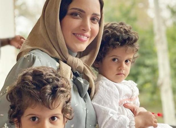 عکس خوش حس‌وحال بهنوش طباطبایی و دو قلوهایش